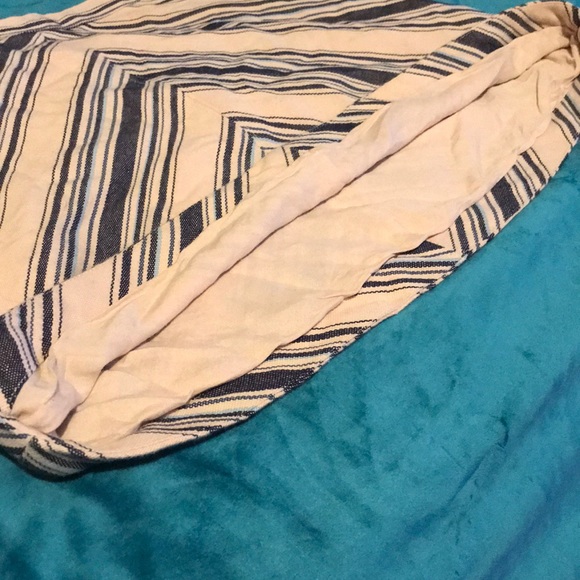 HOLLISTER triangle striped skirt - Picture 2 of 7